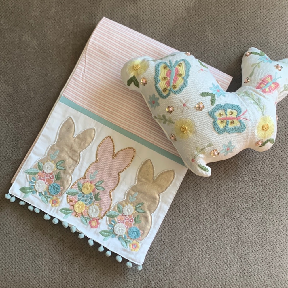 Pier 1 Imports Bunny Tales Beaded Embroidered Sequin Table Runner & Pillow NWT